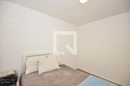 Quarto 2 de apartamento para alugar com 2 quartos, 47m² em Jardim Henriqueta, Taboão da Serra