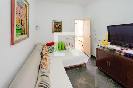 Sala 2 de casa à venda com 4 quartos, 200m² em Nova Suíça, Belo Horizonte