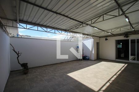 Casa para alugar com 3 quartos, 200m² em Jardim Zulmira, Sorocaba