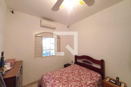 Quarto 1 de casa à venda com 3 quartos, 220m² em Vila Mimosa, Campinas