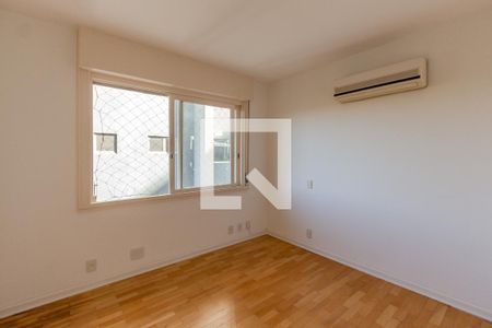 Quarto de apartamento para alugar com 3 quartos, 170m² em Floresta, Porto Alegre