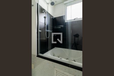 Banheiro da Suíte 1 de apartamento para alugar com 2 quartos, 168m² em Vila Nova Conceição, São Paulo