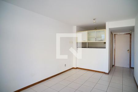 Sala de apartamento para alugar com 1 quarto, 53m² em Fátima, Niterói