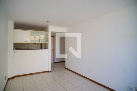 Sala de apartamento para alugar com 1 quarto, 53m² em Fátima, Niterói