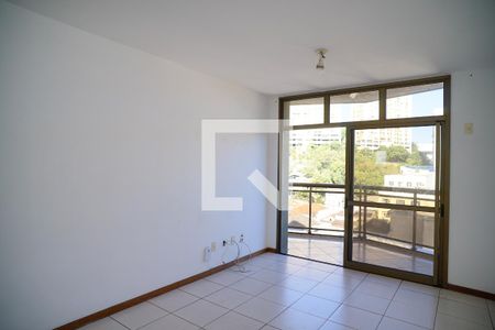 Sala de apartamento para alugar com 1 quarto, 53m² em Fátima, Niterói