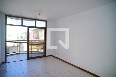 Sala de apartamento para alugar com 1 quarto, 53m² em Fátima, Niterói