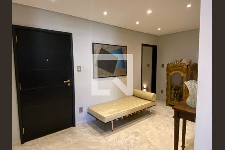 Hall de entrada de apartamento para alugar com 3 quartos, 251m² em Santa Cecilia, São Paulo