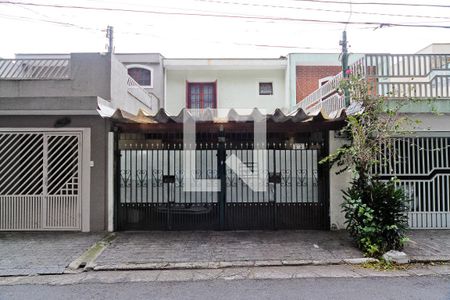 Fachada de casa à venda com 3 quartos, 100m² em Vila Basileia, São Paulo