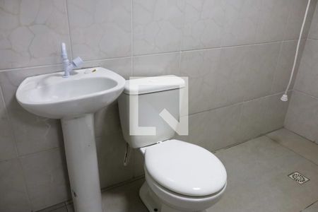 Banheiro Social de casa para alugar com 1 quarto, 45m² em Bandeiras, Osasco