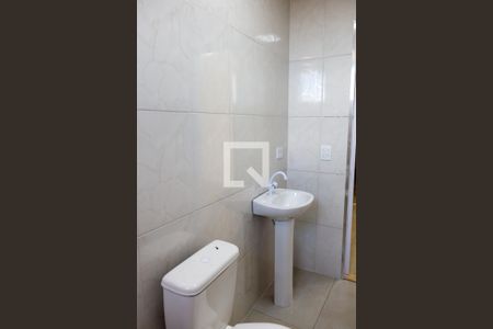 Banheiro de casa para alugar com 1 quarto, 60m² em Bandeiras, Osasco