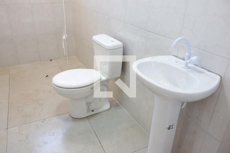Banheiro de casa para alugar com 1 quarto, 60m² em Bandeiras, Osasco