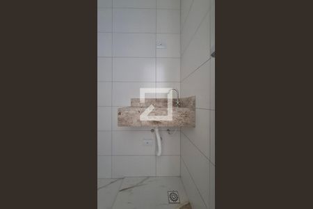 Banheiro de apartamento à venda com 2 quartos, 49m² em Parque Erasmo Assunção, Santo André