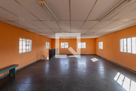 Salão de casa à venda com 4 quartos, 310m² em Vila Londrina, São Paulo