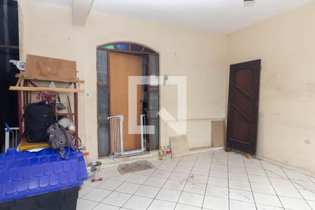 Garagem de casa à venda com 3 quartos, 120m² em Conjunto Habitacional A. E. Carvalho, São Paulo