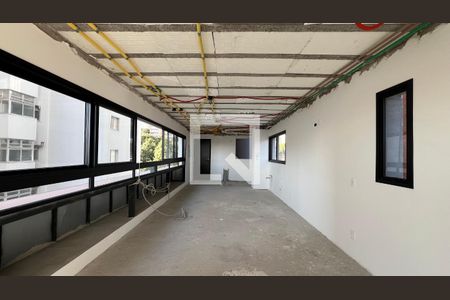 Sala/Quarto de apartamento à venda com 1 quarto, 60m² em Pinheiros, São Paulo