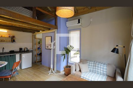 Sala de casa para alugar com 1 quarto, 99m² em Campeche, Florianópolis