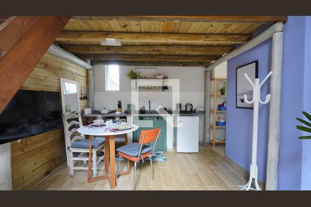Sala de casa para alugar com 1 quarto, 99m² em Campeche, Florianópolis