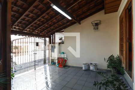 Garagem de casa à venda com 3 quartos, 120m² em Vila Medeiros, São Paulo
