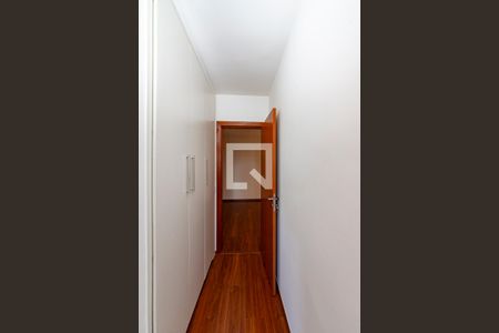 Corredor de apartamento para alugar com 3 quartos, 110m² em Buritis, Belo Horizonte