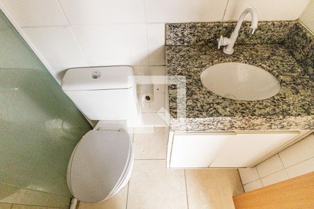 Banheiro de apartamento à venda com 2 quartos, 51m² em Humaitá, Porto Alegre