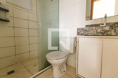 Banheiro de apartamento à venda com 2 quartos, 51m² em Humaitá, Porto Alegre
