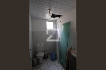 Banheiro de apartamento à venda com 2 quartos, 44m² em Guajuviras, Canoas