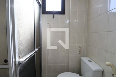 Banheiro Social de apartamento para alugar com 2 quartos, 60m² em Jardim A. Maria, Guarujá