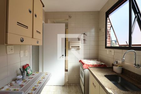 Cozinha de apartamento para alugar com 2 quartos, 60m² em Jardim A. Maria, Guarujá