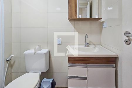 Banheiro de apartamento para alugar com 2 quartos, 78m² em Balneario Cidade Atlantica, Guarujá