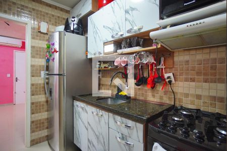 Cozinha de apartamento à venda com 1 quarto, 50m² em Humaitá, Porto Alegre