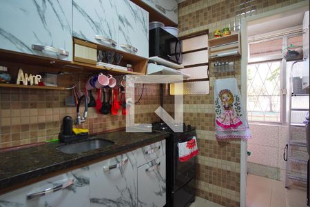 Cozinha de apartamento à venda com 1 quarto, 50m² em Humaitá, Porto Alegre