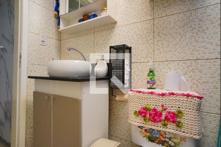 Banheiro Corredor de apartamento à venda com 1 quarto, 50m² em Humaitá, Porto Alegre