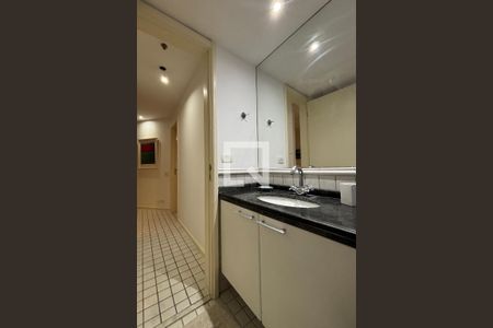 Lavabo de apartamento à venda com 1 quarto, 55m² em Lagoa, Rio de Janeiro