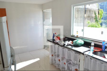 Cozinha de casa de condomínio à venda com 3 quartos, 80m² em Taquara, Rio de Janeiro