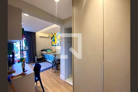 Apartamento à venda com 4 quartos, 200m² em Icaraí, Niterói