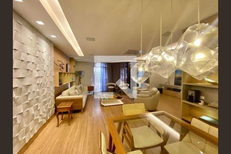 Apartamento à venda com 4 quartos, 200m² em Icaraí, Niterói