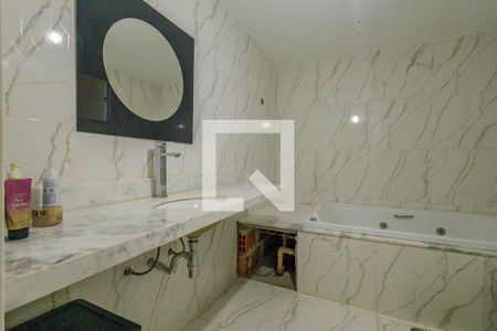 Banheiro da Suíte 1 de casa de condomínio à venda com 3 quartos, 360m² em Vargem Grande, Rio de Janeiro