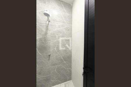 Banheiro de kitnet/studio para alugar com 1 quarto, 36m² em Parque Residencial Jundiaí, Jundiaí