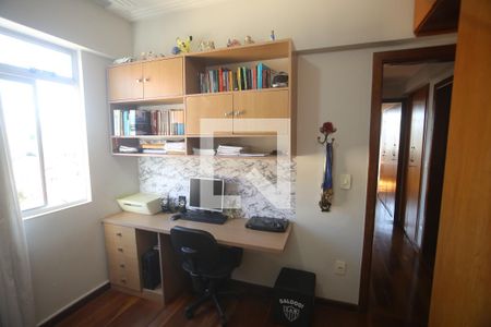 Quarto de apartamento para alugar com 4 quartos, 213m² em Jardim America, Belo Horizonte
