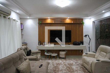 Sala de casa à venda com 3 quartos, 200m² em Vila Darli, São Paulo