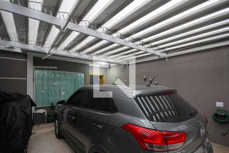 Garagem de casa à venda com 3 quartos, 200m² em Vila Darli, São Paulo