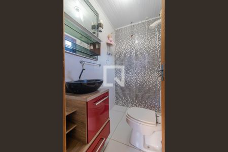 Banheiro da Suíte de casa à venda com 2 quartos, 90m² em Azenha, Porto Alegre