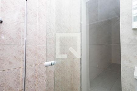 Banheiro de apartamento para alugar com 1 quarto, 28m² em Bela Vista, São Paulo