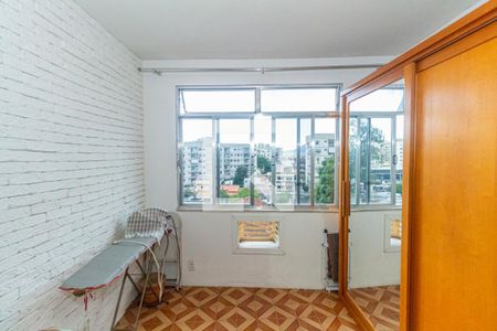 Quarto 1 de apartamento para alugar com 2 quartos, 70m² em Vila Valqueire, Rio de Janeiro