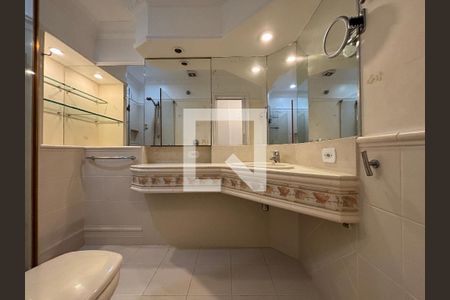 Banheiro social de apartamento para alugar com 1 quarto, 53m² em Ipanema, Rio de Janeiro