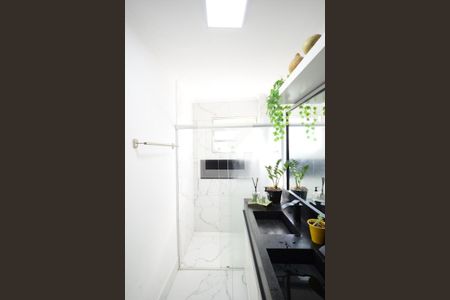 Banheiro de apartamento à venda com 2 quartos, 85m² em Vila Clementino, São Paulo