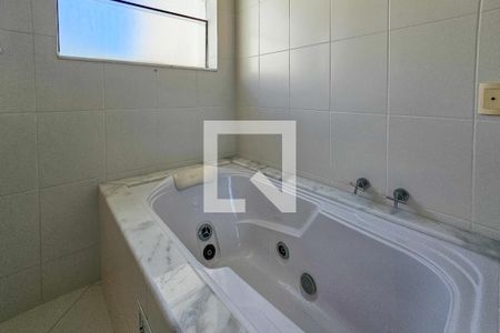 Banheiro da Suíte 3 de casa de condomínio para alugar com 5 quartos, 2100m² em Jardim Acapulco, Guarujá
