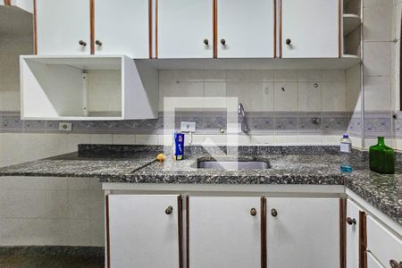 Cozinha de apartamento para alugar com 3 quartos, 118m² em Barra Funda, Guarujá
