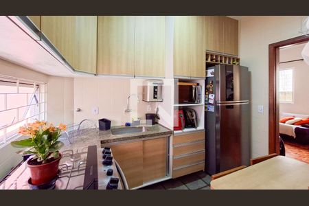 Cozinha de apartamento à venda com 3 quartos, 63m² em Santa Tereza, Belo Horizonte