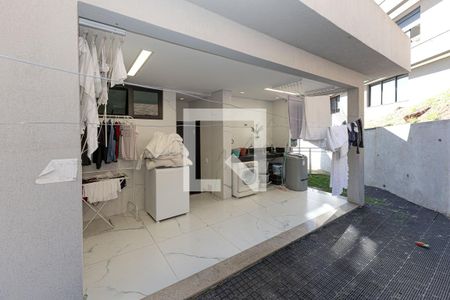 Área de Serviço de casa de condomínio à venda com 4 quartos, 363m² em Jardim Serrano, Nova Lima